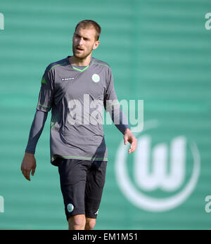 Wolfsburg, Deutschland. 15. April 2015. Wolfsburgs Bas Dost in Aktion während einer Trainingseinheit der Vfl Wolfsburg in Wolfsburg, Deutschland, 15. April 2015. VfL Wolfsburg stellen SSC Napoli in der UEFA Europa League Viertelfinale ersten Bein Fußballspiel am 16. April 2015. Foto: PETER STEFFEN/Dpa/Alamy Live News Stockfoto