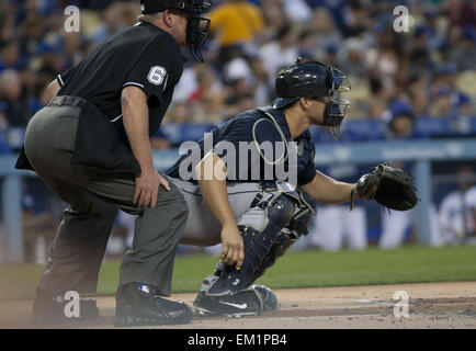 Los Angeles, Kalifornien, USA. 13. April 2015. Seattle Mariners Catcher Mike Zuninos während des Spiels gegen die Los Angeles Dodgers am Montag, den 13. April, April 2015 in Los Angeles.The Dodgers gewann 6-5 in 10 Innings. ARMANDO ARORIZO © Armando Arorizo/Prensa Internacional/ZUMA Draht/Alamy Live News Stockfoto