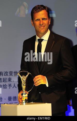 15. April 2015 - Shanghai, Volksrepublik China - OLIVIER BIERHOFF, stellt Team-Manager der deutschen Fußballnationalmannschaft für Fotos während der Pressekonferenz für die Laureus-Awards-Edition - 2015 beim Grand Theatre Shanghai, China. © Marcio Machado/ZUMA Draht/Alamy Live-Nachrichten Stockfoto