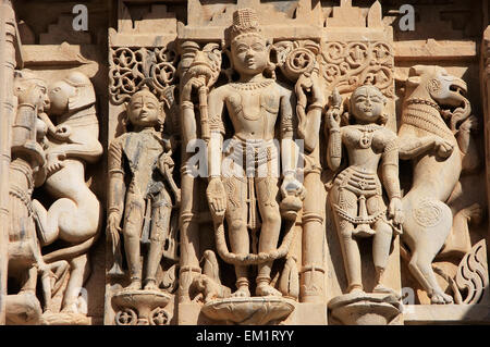 Dekorative Schnitzerei, Jagdish Tempel, Udaipur, Rajasthan, Indien Stockfoto