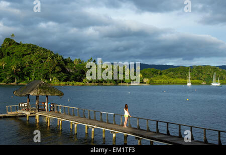 Hölzerne Pier im Hafen von Savusavu, Vanua Levu Insel, Fidschi, South Pacific Stockfoto