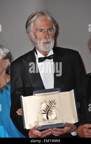 CANNES, Frankreich - 27. Mai 2012: Palme d ' or Gewinner Michael Haneke bei den Gewinnern Fototermin beim Abschluss awards Gala auf dem 65. Festival de Cannes. 27. Mai 2012 Cannes, Frankreich Stockfoto