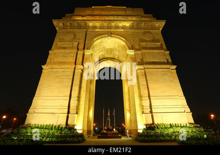 India Gate mit Lichter in der Nacht, New Delhi, Indien. Es ist ein Denkmal für 82.000 Soldaten des ungeteilten britische indische Armee, die Stockfoto