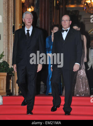 MONACO - 23. Mai 2012: Präsident Bill Clinton & Prinz Albert II von Monaco in den ersten Nächten in Monaco Gala zugunsten von Fürst Albert II von Monaco-Stiftung und der William J. Clinton Foundation, im Hotel de Paris, Monte Carlo. 23. Mai 2012 Monaco Stockfoto