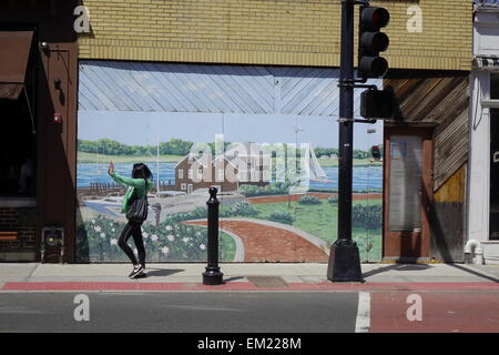 Red Bank, Middlesex County, New Jersey. Wandbild auf der Front Street. Stockfoto