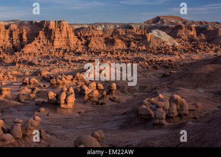 Sonnenuntergang über Goblin Valley Stockfoto