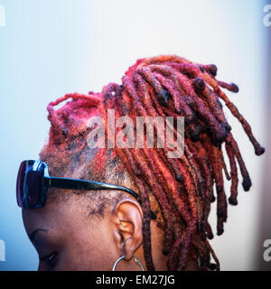 Seite Ansicht Porträt einer afroamerikanischen Frau zugeschnitten. Stockfoto