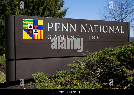 Ein Logo-Zeichen vor dem Sitz der Penn National Gaming, Inc., in Wyomissing, Pennsylvania. Stockfoto