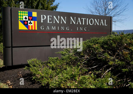 Ein Logo-Zeichen vor dem Sitz der Penn National Gaming, Inc., in Wyomissing, Pennsylvania. Stockfoto