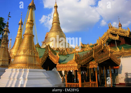 Shwedagon-Pagode in Yangon, Myanmar, Südostasien Stockfoto