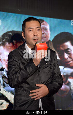 Peking, China. 16. April 2015. Regisseur Liang Jie stellt den Film "Gun Transit" in einer Sitzung im Rahmen des 5. Beijing International Film Festival in Peking, Hauptstadt von China, 16. April 2015. © Li Xin/Xinhua/Alamy Live-Nachrichten Stockfoto