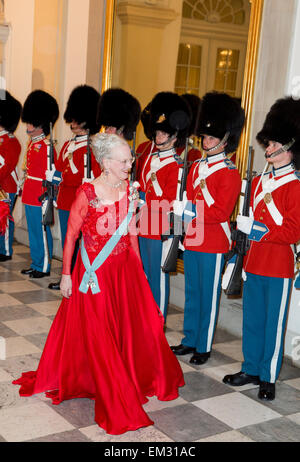 Kopenhagen, Dänemark. 15. April 2015. Königin Margrethe von Dänemark besucht das Gala-Dinner zum 75. Geburtstag am Palast Schloss Christiansborg in Kopenhagen, 15. April 2015. Bildnachweis: Dpa picture Alliance/Alamy Live News Stockfoto