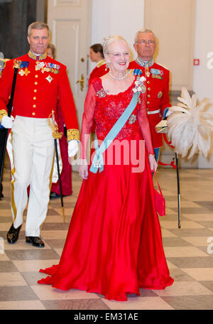 Kopenhagen, Dänemark. 15. April 2015. Königin Margrethe von Dänemark besucht das Gala-Dinner zum 75. Geburtstag am Palast Schloss Christiansborg in Kopenhagen, 15. April 2015. Bildnachweis: Dpa picture Alliance/Alamy Live News Stockfoto