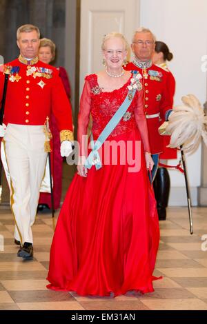 Kopenhagen, Dänemark. 15. April 2015. Königin Margrethe von Dänemark besucht das Gala-Dinner zum 75. Geburtstag am Palast Schloss Christiansborg in Kopenhagen, 15. April 2015. Bildnachweis: Dpa picture Alliance/Alamy Live News Stockfoto