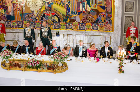 Kopenhagen, Dänemark. 15. April 2015. Royal Kings und Queens besuchen das Gala-Dinner zum 75. Geburtstag der dänischen Königin Margrethe Schloss Christiansborg in Kopenhagen, 15. April 2015. Bildnachweis: Dpa picture Alliance/Alamy Live News Stockfoto