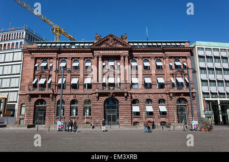 Altes Gebäude der Deutschen Bank in der Stadt in Bremen, Deutschland Stockfoto