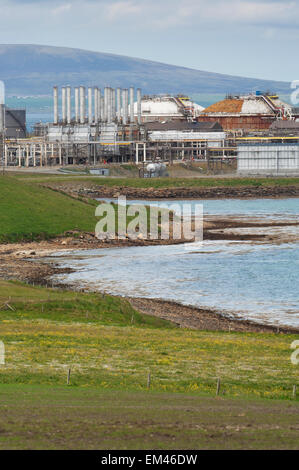 Die Flotta Oil Terminal auf der Insel Flotta auf den Orkney Inseln, Schottland. Stockfoto