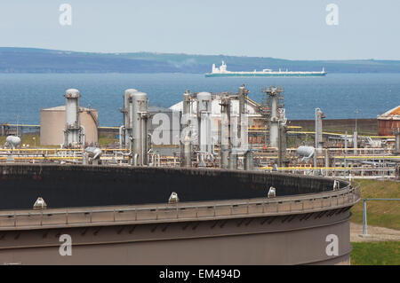 Die Flotta Oil Terminal auf der Insel Flotta auf den Orkney Inseln, Schottland. Stockfoto