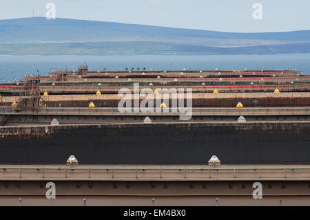 Die Flotta Oil Terminal auf der Insel Flotta auf den Orkney Inseln, Schottland. Stockfoto