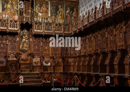 Innenansicht des Chores Stände im Kloster de Santa María la Real, Camino de Santiago, Najera, La Rioja, Spanien Stockfoto