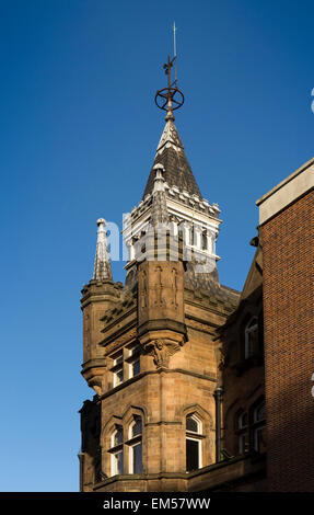 England, Yorkshire, Harrogate, Parliament Street, Turm von Westminster Arcade Stockfoto