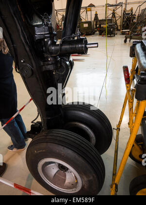 Detail von Fahrwerk und Räder des Ex-RAF Seriennummer Vulcan XH558, erhalten durch die Vulcan, die Himmel zu vertrauen, basierend auf Donca Stockfoto