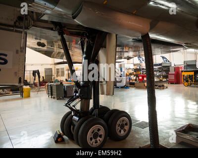 Detail von Fahrwerk und Räder des Ex-RAF Seriennummer Vulcan XH558, erhalten durch die Vulcan, die Himmel zu vertrauen, basierend auf Donca Stockfoto