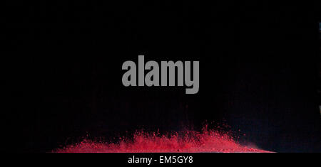 rotes Pulver Farbe explosion Stockfoto