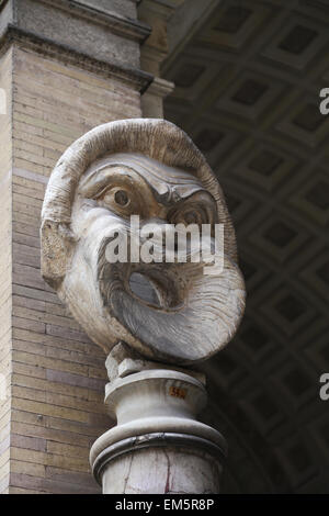 Römische Kunst. Riesen-Maske. Achteckige Gericht. Vatikan Museum. Stockfoto