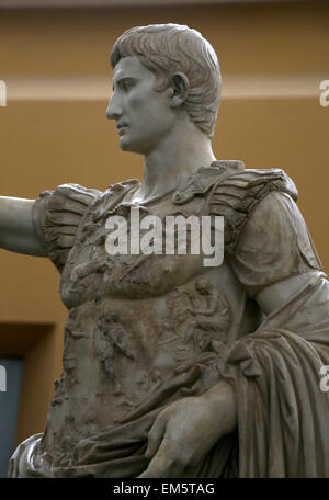 Römische Kunst. Augustus (61 v. Chr. - 14 n. Chr.). Erster Kaiser des römischen Reiches. Marmorstatue des Augustus von Prima Porta. (1. Jahrhundert). Stockfoto