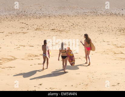 Strand von Bournemouth, Dorset, UK. 16. April 2015. UK-Wetter.  wo Temperatur 22 Grad erreicht. Bildnachweis: John Beasley/Alamy Live-Nachrichten Stockfoto