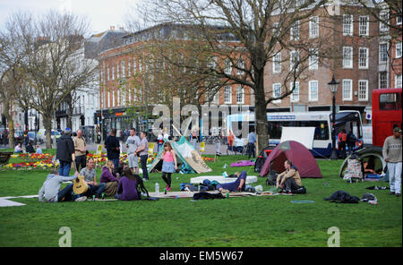 Brighton, Sussex, UK. 16. April 2015.  Ein Protest-Camp gegen Obdachlosigkeit eingerichtet wurde, um die Steine im Zentrum von Brighton die Gruppe protestieren gegen die Anzahl der Gebäude, die in ganz Großbritannien leer sind, die als Häuser Kredit genutzt werden könnten: Simon Dack/Alamy Live News Stockfoto