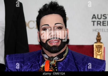 Deutscher Designer Harald Glööckler bei einer Autogrammstunde in einem Einkaufszentrum.  Mitwirkende: Harald Glööckler wo: Wien, Österreich bei: 11. Oktober 2014 Stockfoto