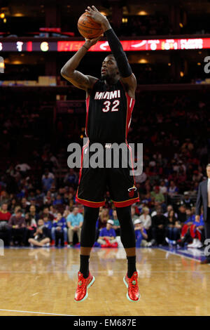 15. April 2015: Miami Heat weiterleiten James Ennis (32) in Aktion während der NBA-Spiel zwischen den Miami Heat und die Philadelphia 76ers im Wells Fargo Center in Philadelphia, Pennsylvania. Die Miami Heat gewonnen 105-101. Stockfoto