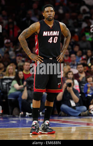 15. April 2015: Miami Heat nach vorne blickt Udonis Haslem (40) auf in die NBA-Spiel zwischen den Miami Heat und die Philadelphia 76ers im Wells Fargo Center in Philadelphia, Pennsylvania. Die Miami Heat gewonnen 105-101. Stockfoto