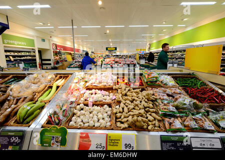 Bradford, Yorkshire, Großbritannien. 16. April 2015 insgesamt 720 Arbeitsplätze sollen in Morrisons Zentrale in Bradford verloren. Bildnachweis: Paul Chambers/Alamy Live-Nachrichten Stockfoto