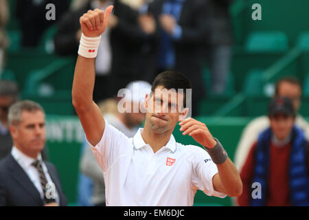 Monte Carlo, Monaco. 16. April 2015. Novak Djokovic in Aktion gegen Andreas Haider-Maurer. ATP Tennis Monte-Carlo Rolex Masters spielte bei der Monte-Carlo Country Club, Monaco. Bildnachweis: Action Plus Sport Bilder/Alamy Live News Stockfoto