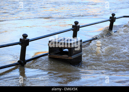 Der Fluss Severn Überschwemmungen bei Bewdley, 2012, Worcestershire, England, Europa Stockfoto