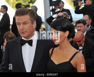 CANNES, Frankreich - 16. Mai 2012: Alec Baldwin & Hilaria Thomas bei der Premiere von Moonrise Kingdom - Gala Eröffnung der 65. Festival de Cannes. 16. Mai 2012 Cannes, Frankreich Stockfoto