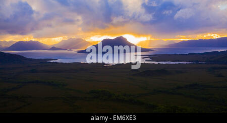 Sonnenuntergang über Lake Pedder - Southwest-Nationalpark - Tasmanien - Australien Stockfoto