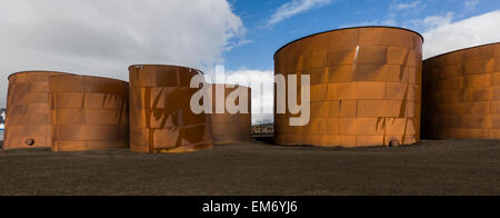 Panorama von stillgelegten Öltanks an Whalers Bay, Deception Island, Süd-Shetland-Inseln, Antarktis Stockfoto