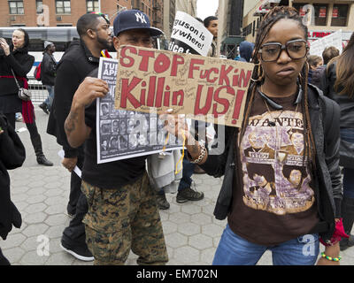 Protest gegen Polizeigewalt und die Tötung von unbewaffneten schwarzen Männern am Union Square in New York, 14. April 2015. Stockfoto