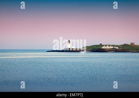 Isle of Lewis, Schottland: bunte Sonnenuntergang am Arnish Point Lighthouse Stockfoto