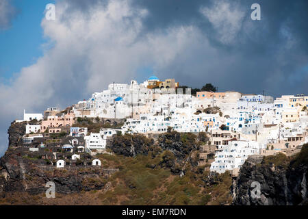 Griechenland, Kykladen, Santorini Imerovigli, Blick von Firostefani Stockfoto