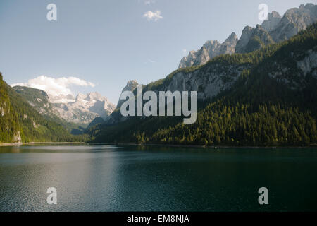 Vorderer Gosausee Mit Dachsteingletscher Und Gosaukamm Stockfoto