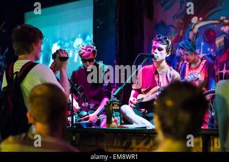 Ein Konzert der Rockband in Minsk Graffiti Club Stockfoto