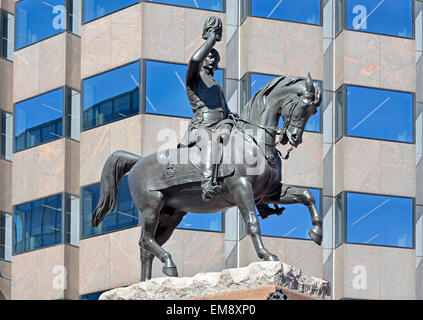 London, England, Vereinigtes Königreich. Reiterstatue von Prinz Albert (1819-61; Prinzgemahl von Queen Victoria) in Holborn Circus Stockfoto