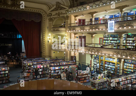 Bibliothek "El Ateneo" von der Stadt Buenos Aires Argentinien, ist eine besonders interessante touristische Attraktion wird ein Drama adapte Stockfoto