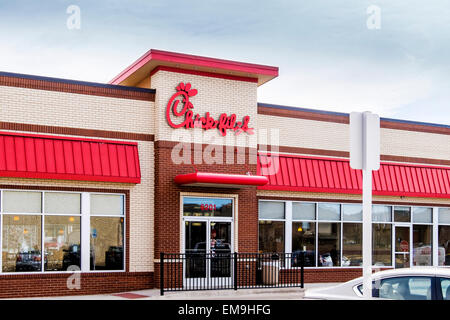 Die äußere Schaufenster eines Chick-Fil-A-Restaurants. Stockfoto