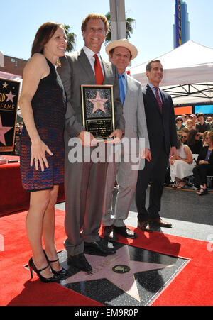 LOS ANGELES, CA - 24. März 2015: Will Ferrell mit Molly Shannon. John C. Reilly & L.A. Mayor Eric Garcetti auf dem Hollywood Boulevard, wo er mit dem 2,547th Stern auf dem Hollywood Walk of Fame geehrt wurde. Stockfoto